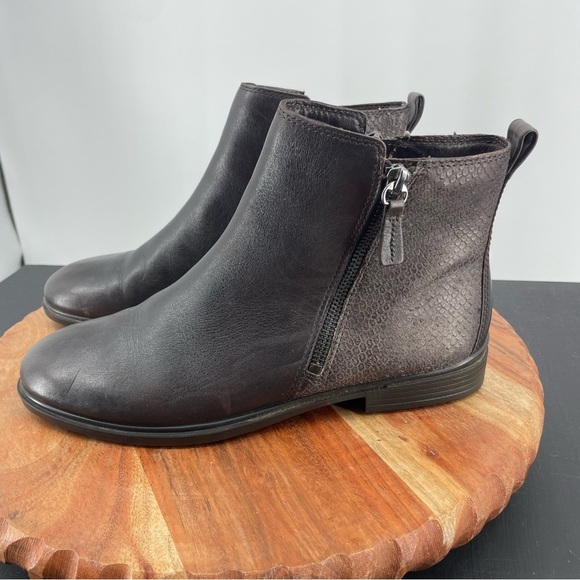 ECCO Touch 15 Scale Chelsea Boot - Size 38 (7-7.5) brown leather snake embossed - Picture 1 of 8